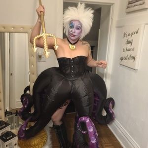 URSULA WOMSN COSTUME